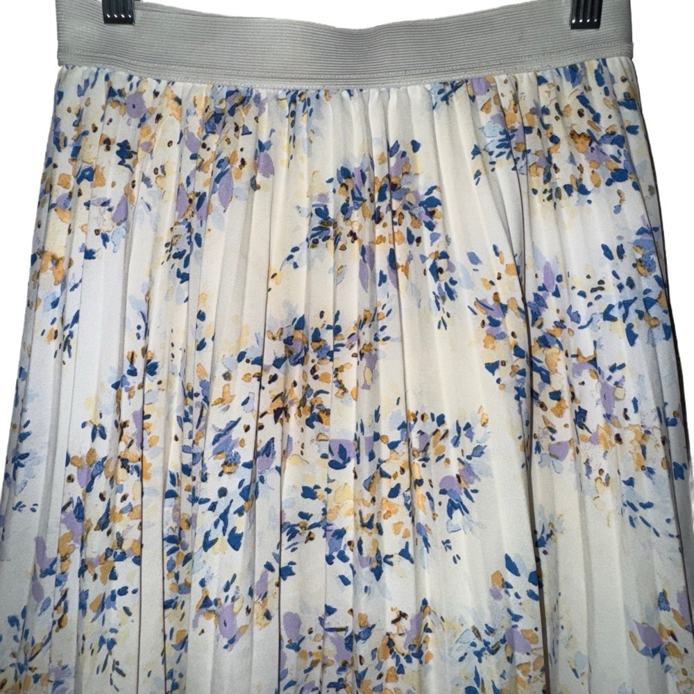 Vince Camuto Floral Pleated A-Line Skirt - Picture 4 of 6